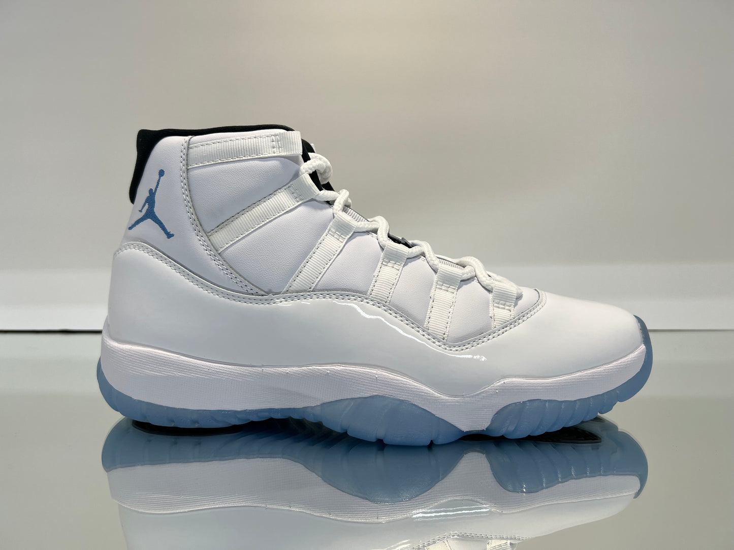 Air Jordan 11 Retro 'Legend Blue / Columbia' 2024